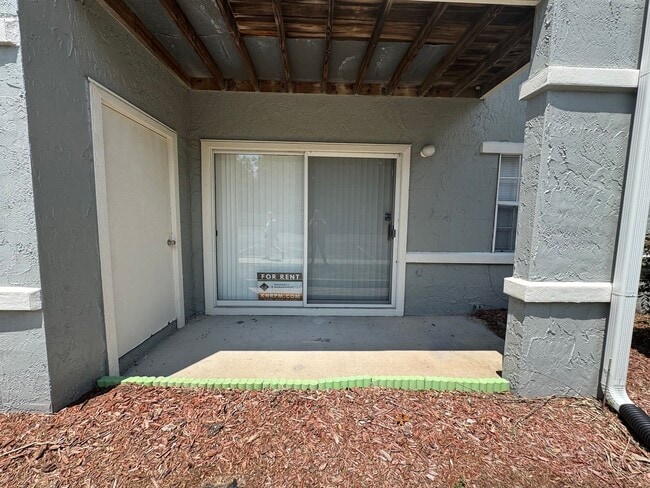 Foto del edificio - Modern 2-Bed/2-Bath Condo in Gated Communi...