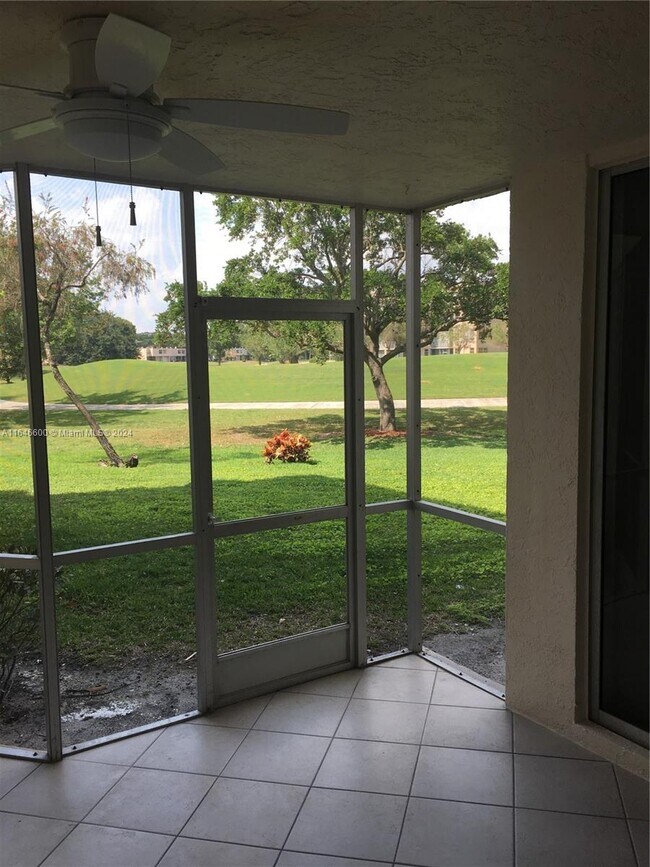 Foto del edificio - 9531 Seagrape Dr