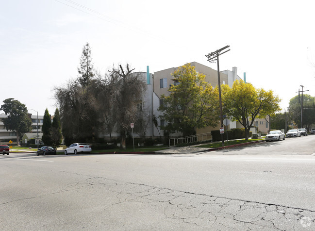 Building Photo - Moorpark Apartments