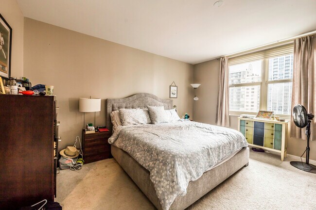 Building Photo - 21 W Chestnut St