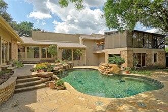 Building Photo - 10695 Pagewood Dr