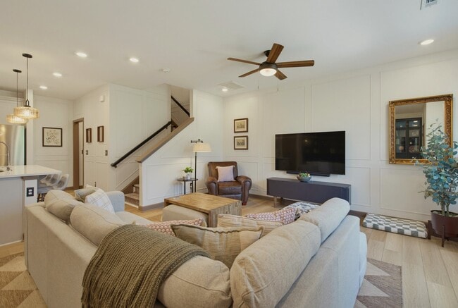 Building Photo - 1517 Irving Hl Dr