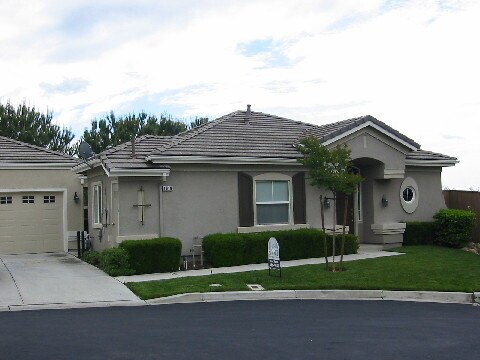 Foto principal - Browns Valley 3/2 located in a gated commu...
