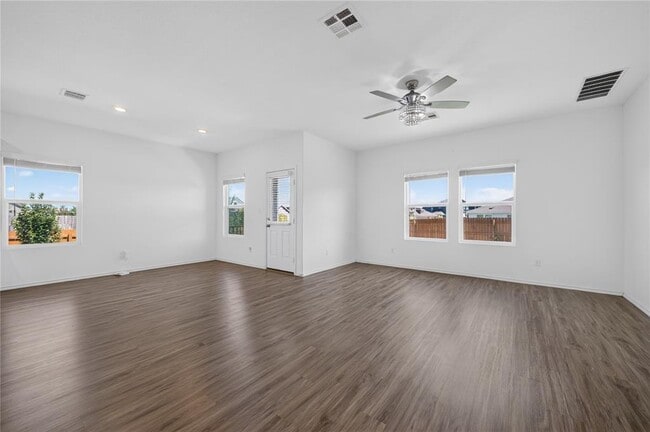 Building Photo - 1600 Cobblecrest Ln