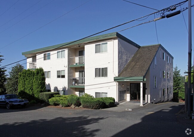 Primary Photo - 8747 Phinney Ave