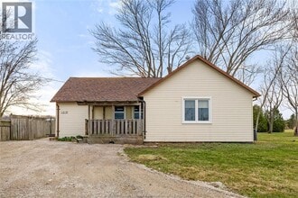 Building Photo - 1219 Lakeshore Rd 105