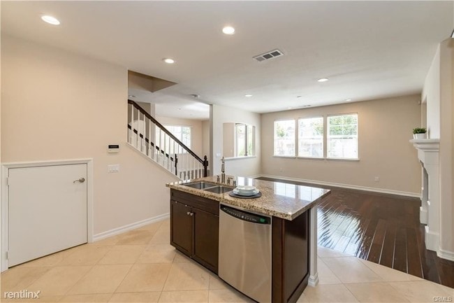 Building Photo - 4 br, 4 bath House - 2889 Maricopa St