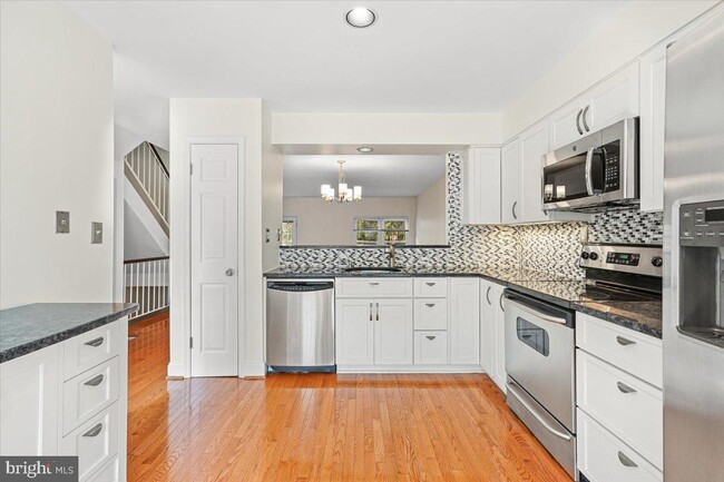 Building Photo - 1305 Templeton Pl