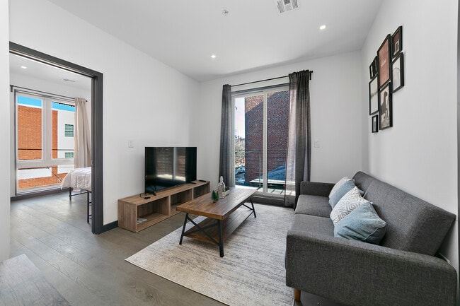 Building Photo - 441 N 35th St