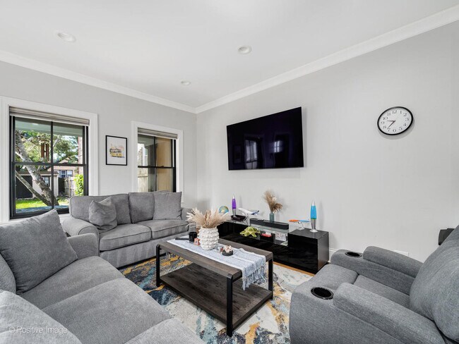Foto del edificio - 2118 W Huron St