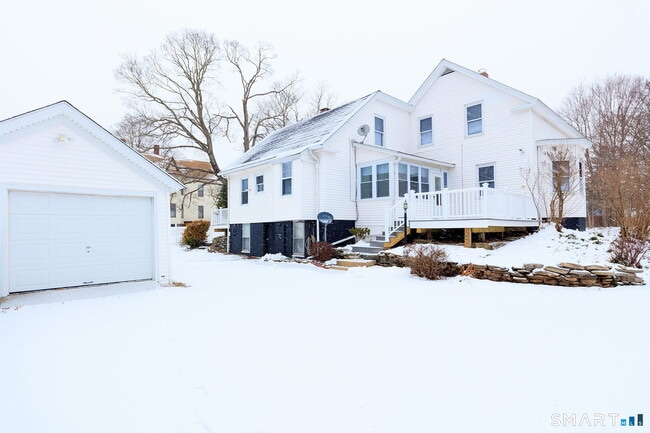 Building Photo - 85 Maple St