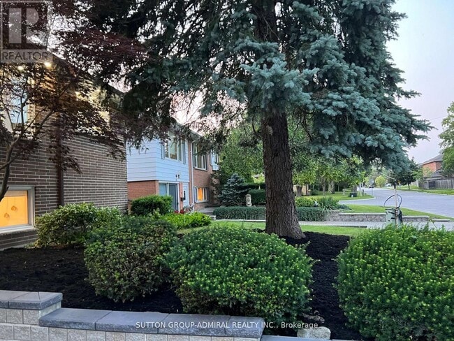 Building Photo - 276 Iredale Rd