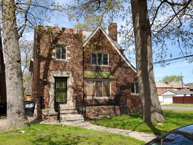 18115 ROSELAWN (FLAT) - 18115 Roselawn St