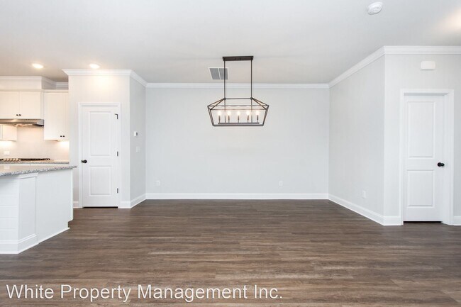 Foto del edificio - 905 Lyndon Station Dr