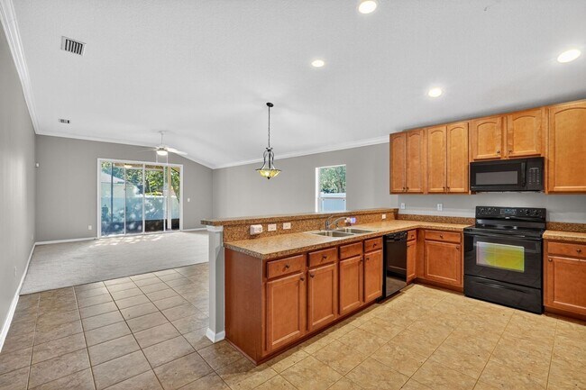 Foto del edificio - 1021 Deer View Ln