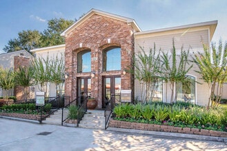 Building Photo - Lakeshore Apartments