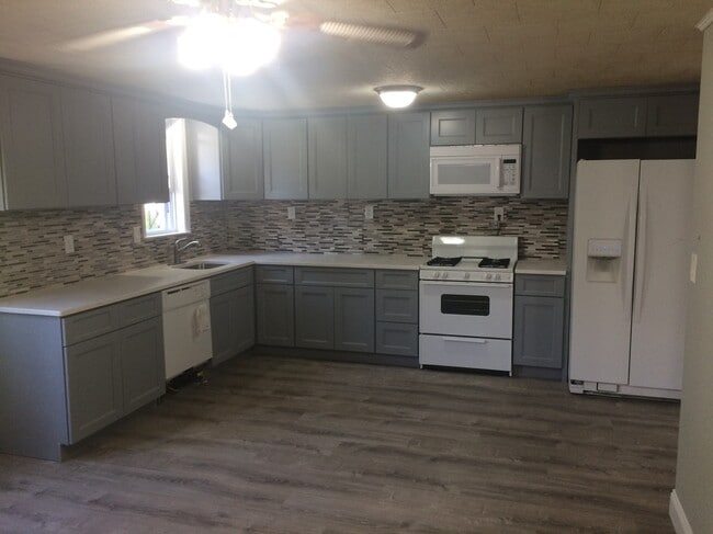 Building Photo - 85 Edgewood Ave