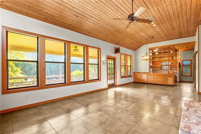 Building Photo - 3805 Turkey Creek Dr
