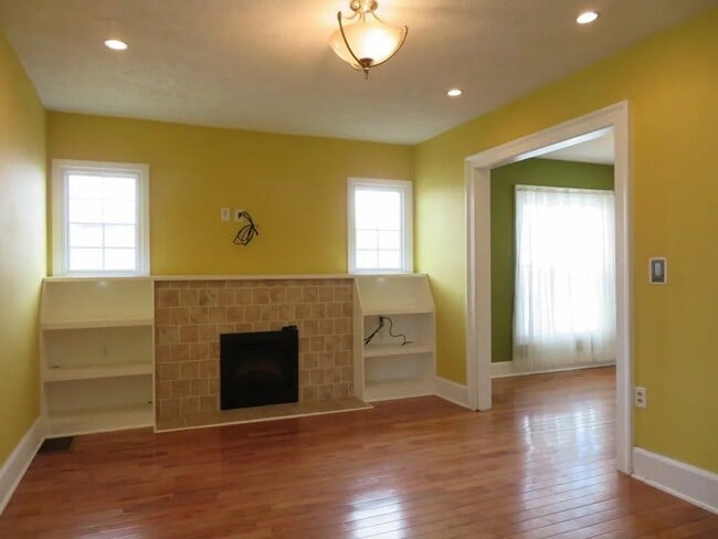 Building Photo - 172 Western Ave