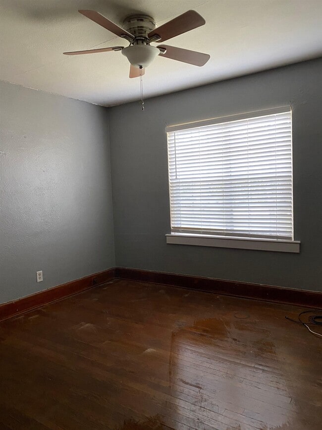 Building Photo - 1125 Alachua Ave