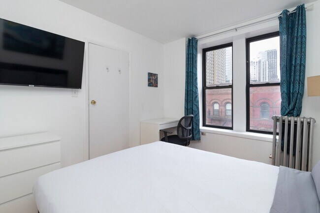 Foto del edificio - 248 E 91st St