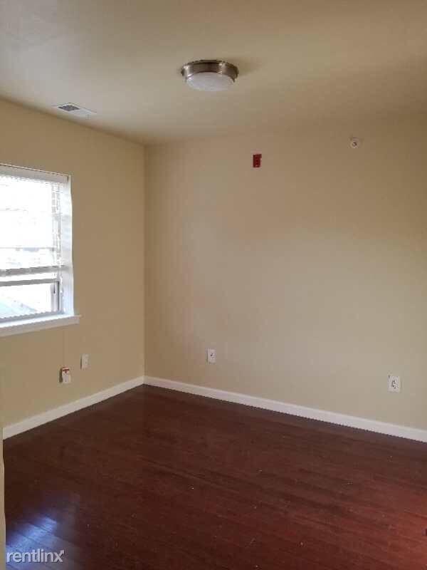 Building Photo - 1 br, 1 bath Apartment - 1338 Parrish street