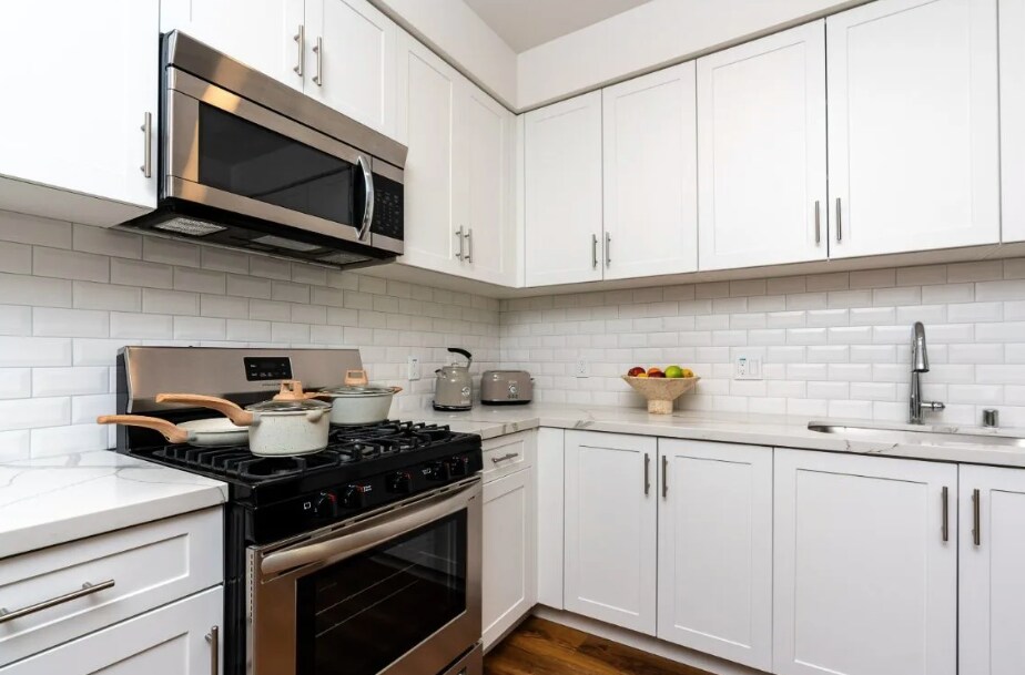 Foto principal - 832 S Mariposa Ave