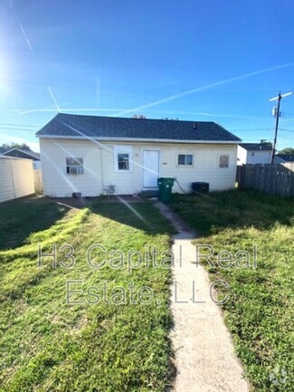 Building Photo - 913 Lee St