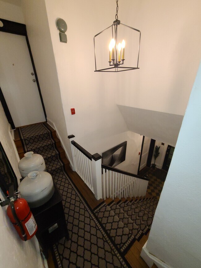 Foto del edificio - 6643 Blakemore St