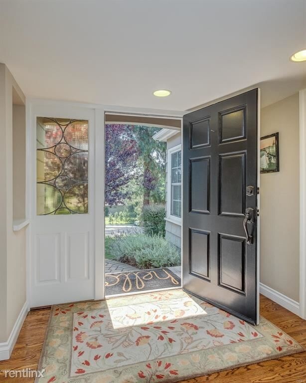 Building Photo - 1253 Sierra Madre Villa Ave