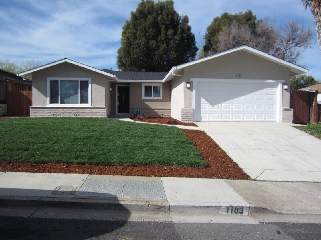 Foto principal - Immaculate/Remodeled Pittsburg home 3/2
