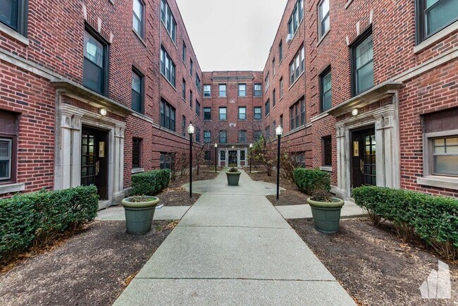 Foto del edificio - 3708 N Sheffield Ave