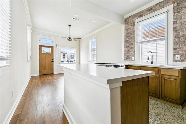 Building Photo - 2009 Governor Nicholls St