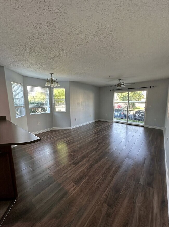 Foto del edificio - 3842 S Clare Dr