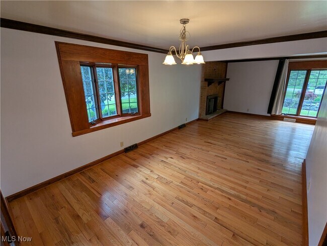 Foto del edificio - 17630 W River Rd