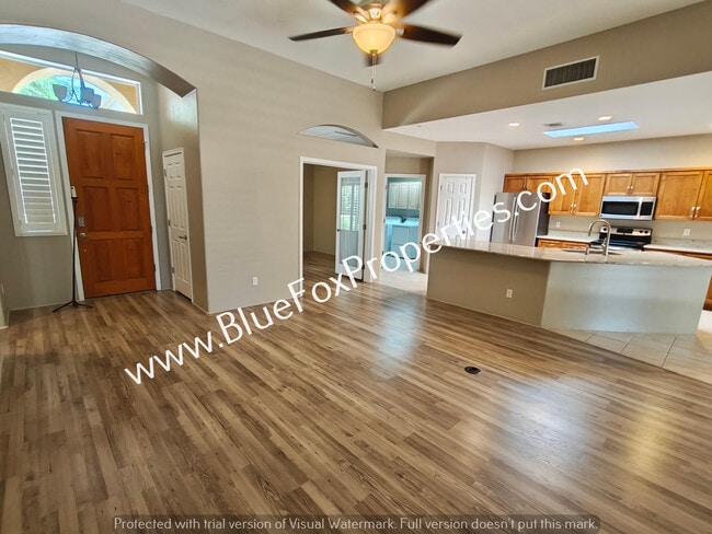 Building Photo - 12628 N Running Coyote Dr
