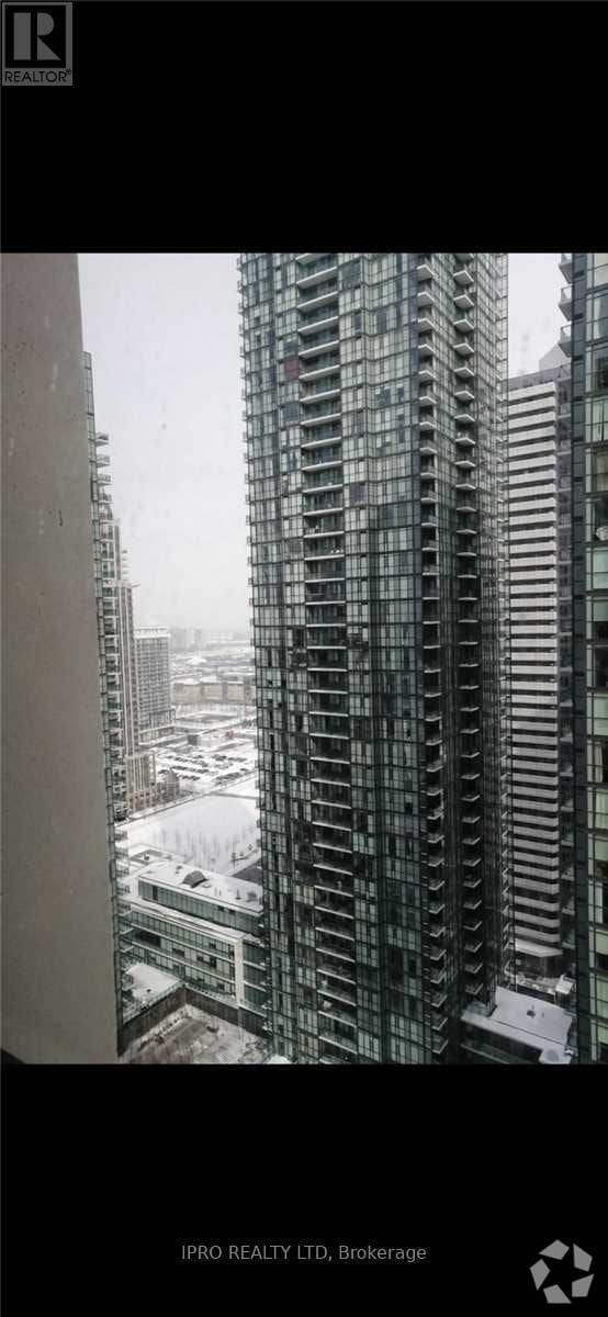 Building Photo - 4055-4055 Parkside Village Dr