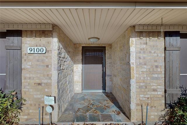 Building Photo - 9100 Berkshire Dr