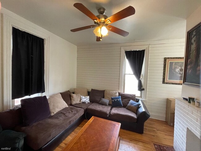 Building Photo - 3 br, 2 bath Townhome - 244 Spahr St