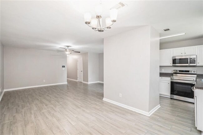 Building Photo - 6515 Snow Bird Ln