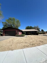 Building Photo - 462 Steffanie Way