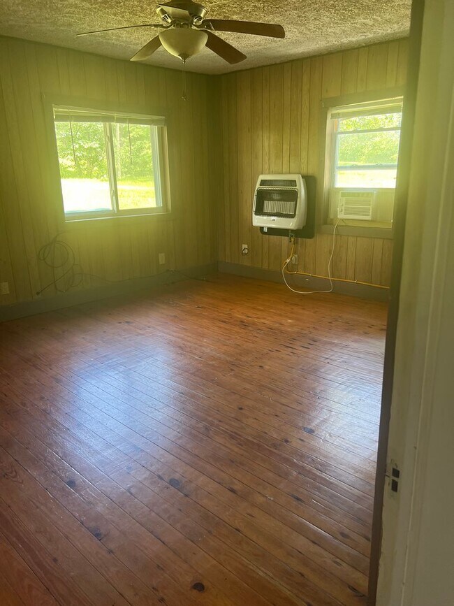 Foto del edificio - Cute 1 Bed 1 bath with nice yard