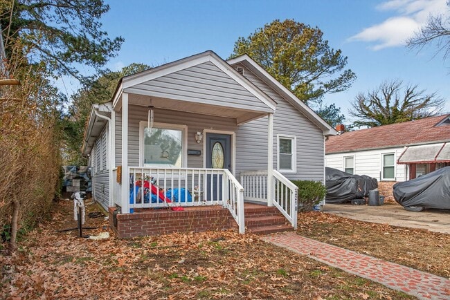 Building Photo - 2210 Pearl St