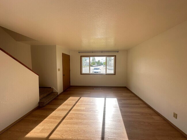 Building Photo - Lathrop St. 1436/1438 - VS