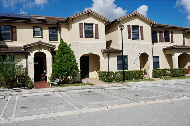 Foto del edificio - 10606 W 33rd Ct