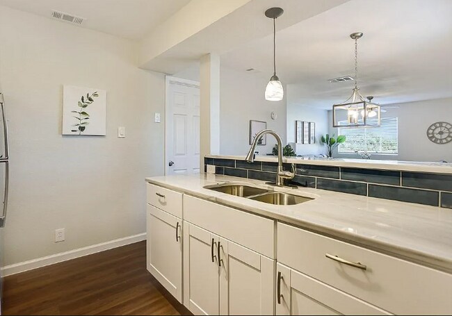 Foto del edificio - 2110 Oak Motte Ln