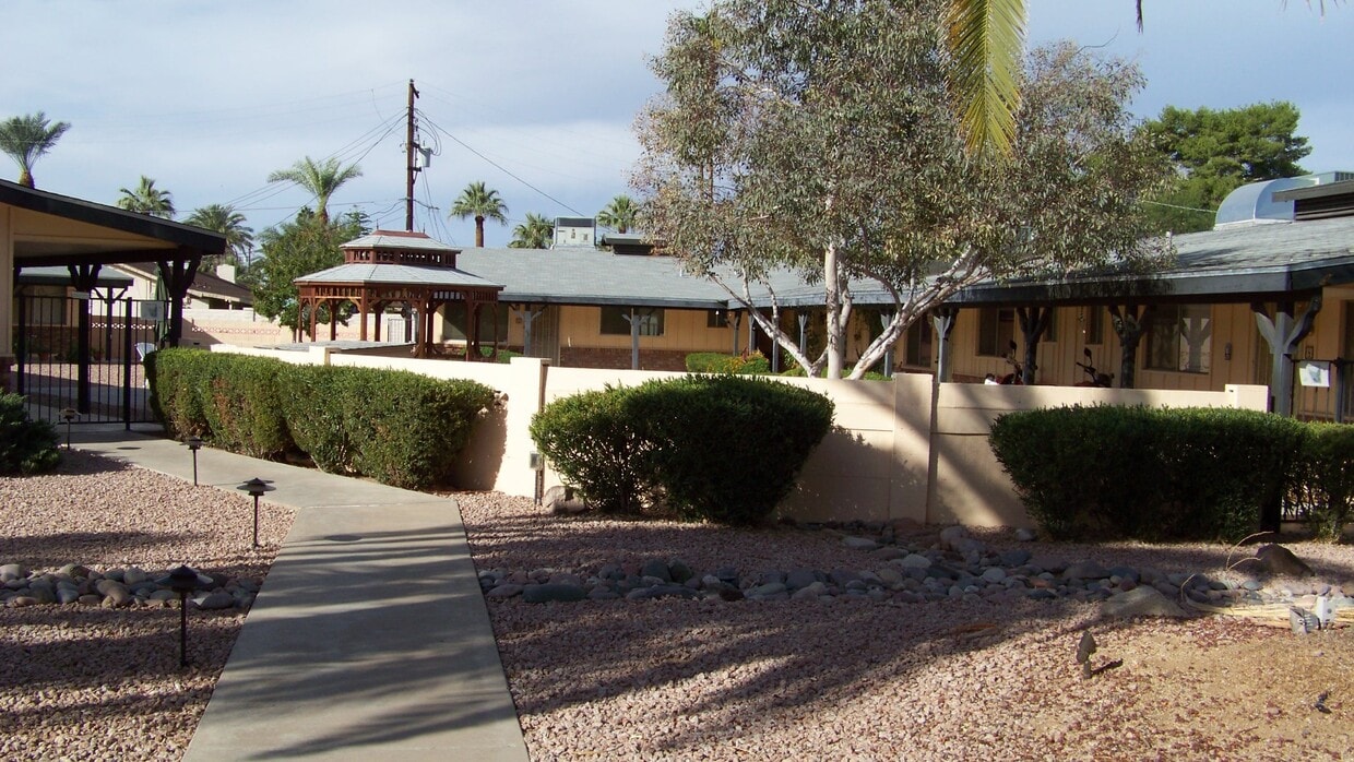 Primary Photo - 6101 E Hollyhock St