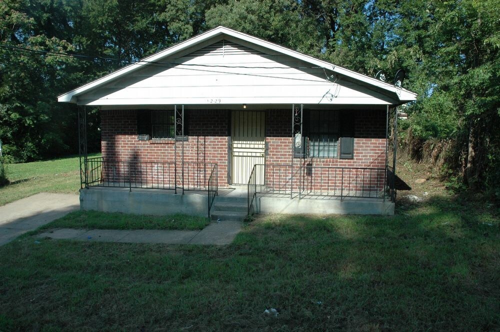 1229 Sardis House for Rent in Memphis, TN