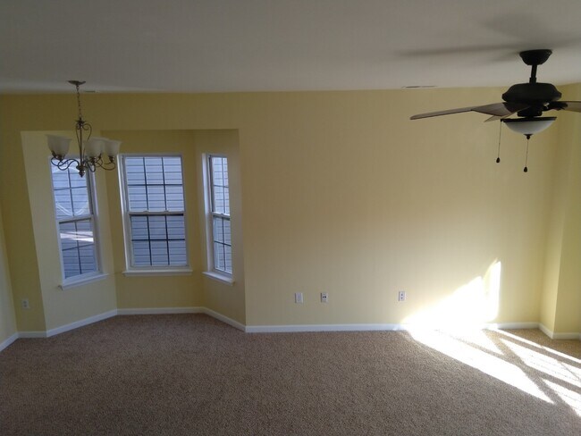 Building Photo - 6733 Mountain Majesty Way