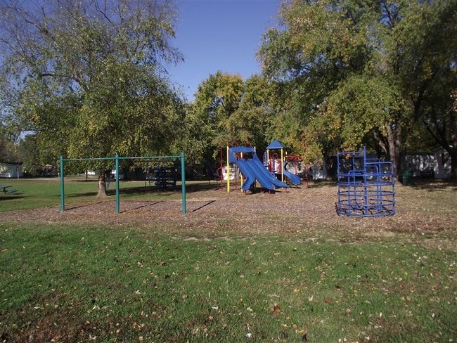 Building Photo - 2109 N Abbey Cir